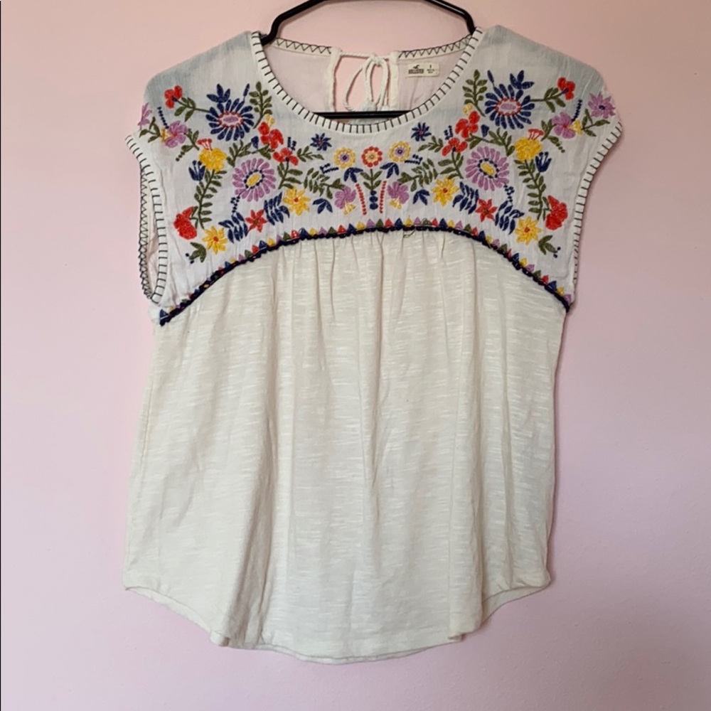 Hollister floral peasant top!